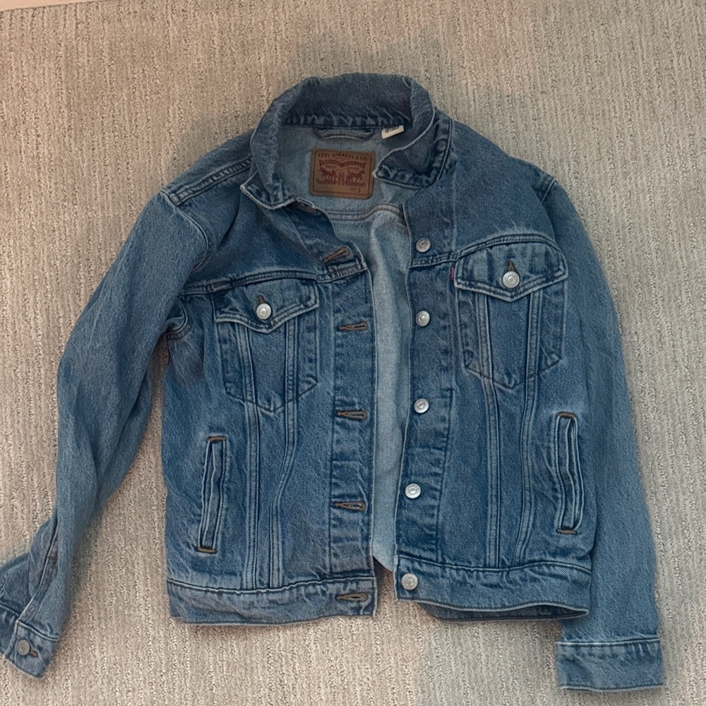 Levi's Classic Trucker Denim Jacket | Light Wash | Women's Small